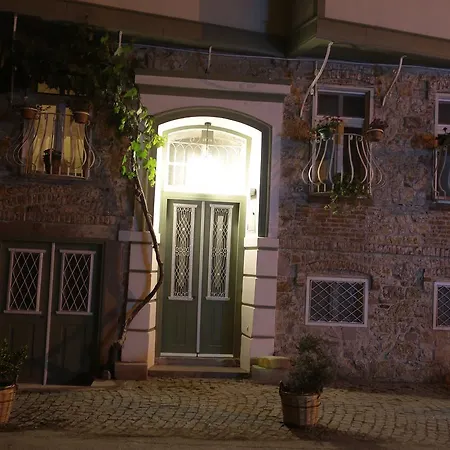 Podemos Hotel *
