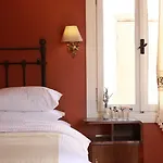 Podemos 호텔